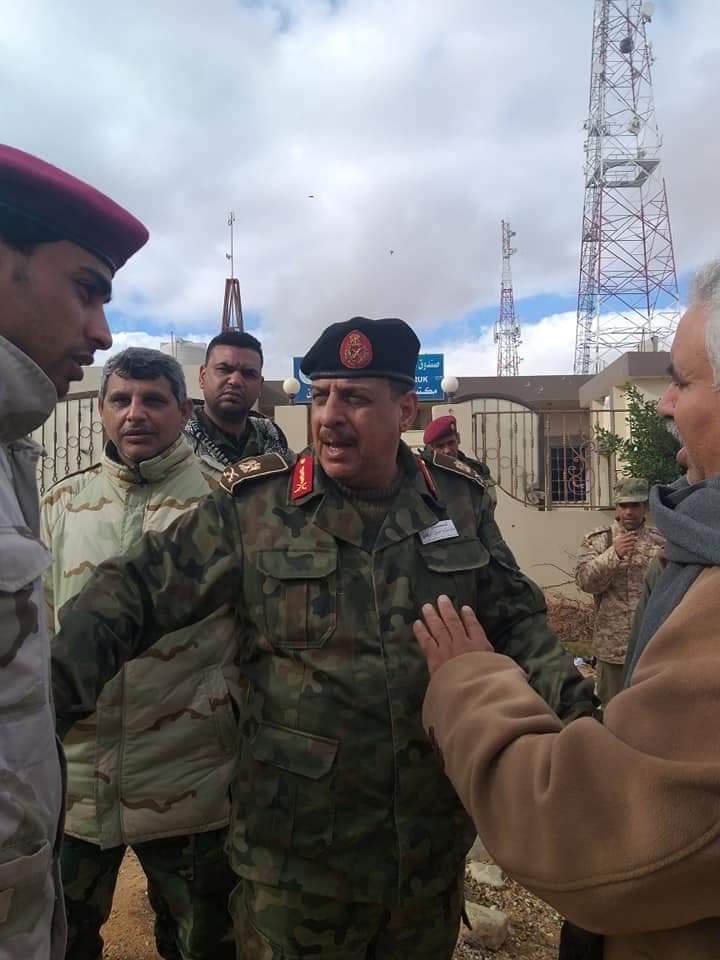 قوات الجيش الليبي في موقع الاشتباكات القبلية بطبرق